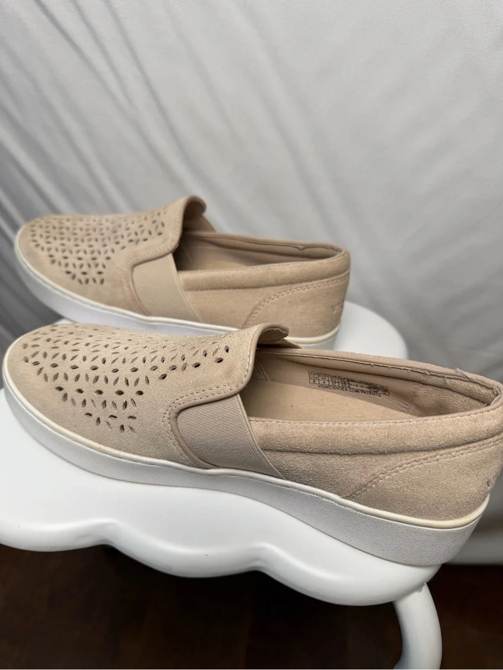 Vionic Kani Nude Loafers Perforated Suede…Size 6